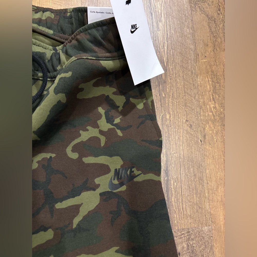 Nike Tech Fleece Camo - Picture 3 of 7